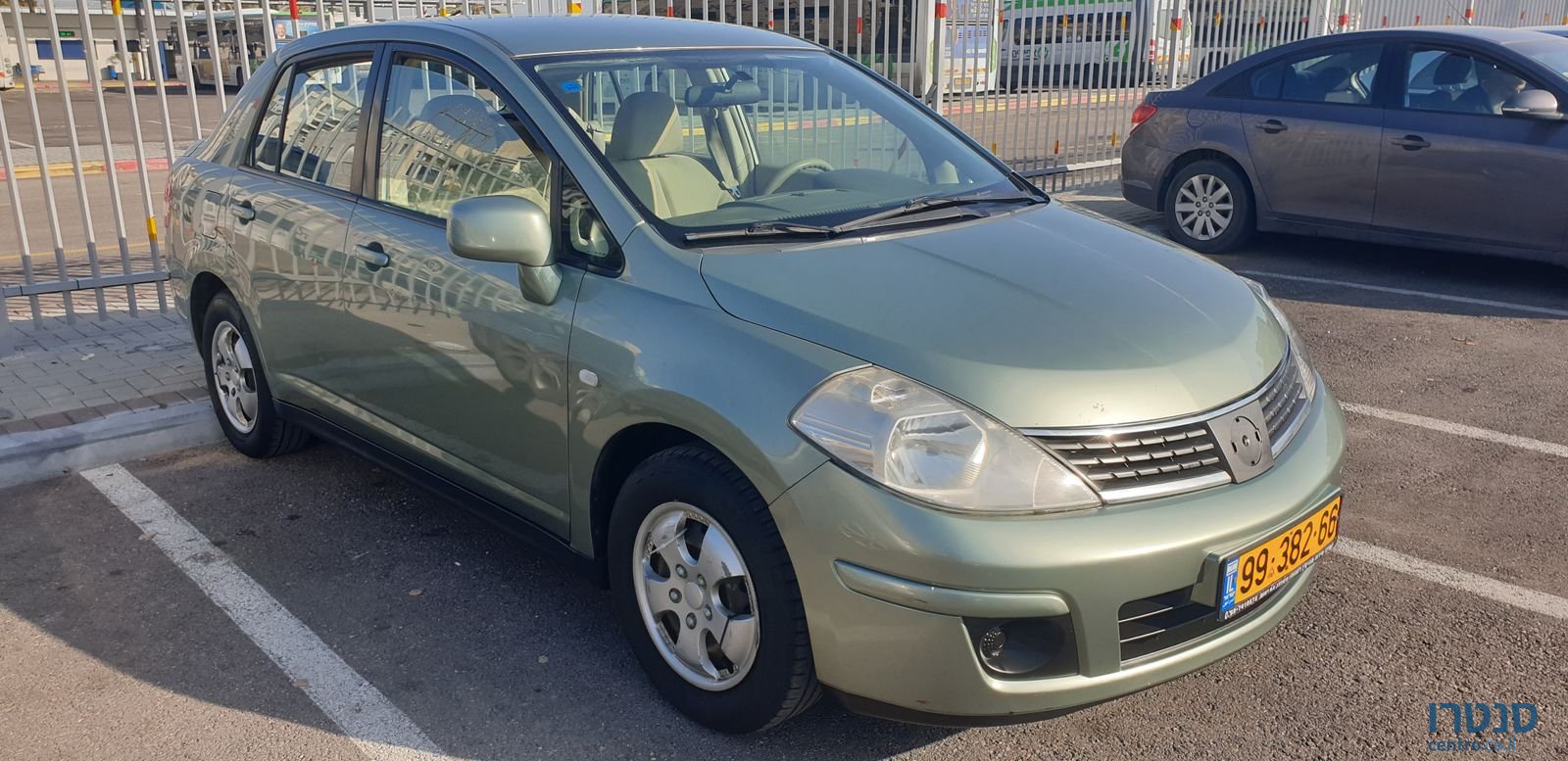 2008' Nissan Tiida photo #2