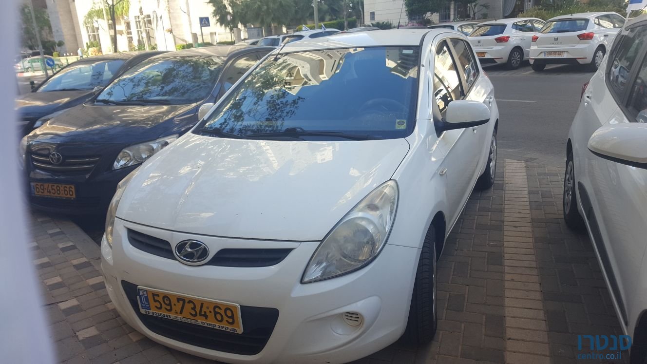 2009' Hyundai i20 photo #1