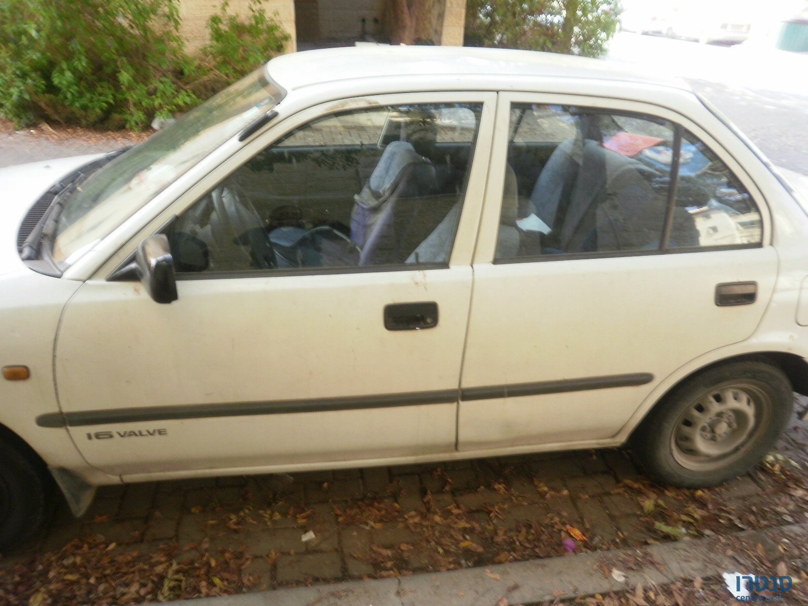 1997' Daihatsu Charade photo #1