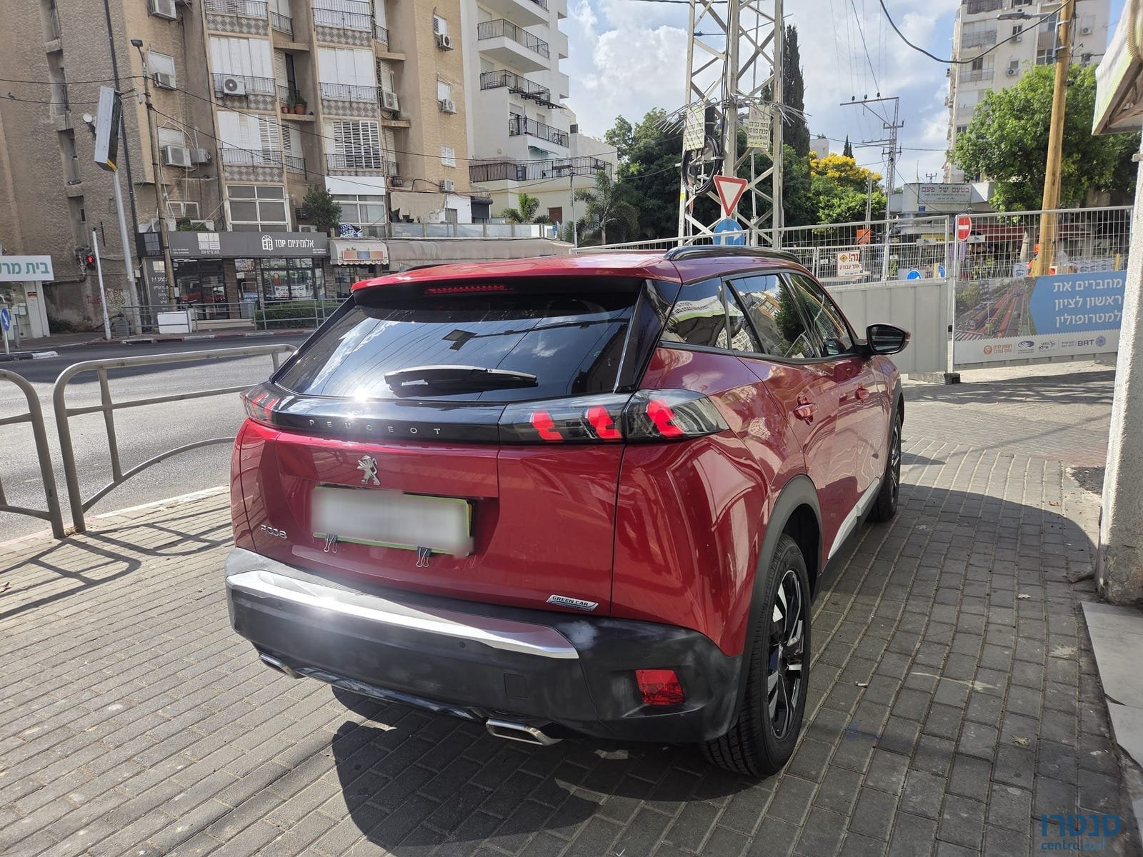 2021' Peugeot 2008 photo #6