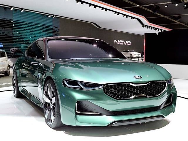 Kia Really Thinks It Has a Car That Can Compete With the BMW 3 Series