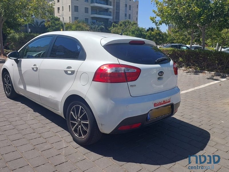 2013' Kia Rio photo #4