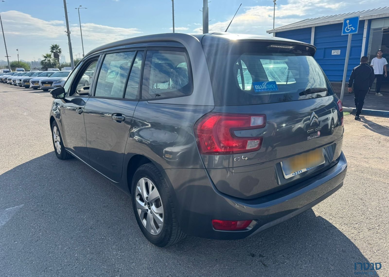 2016' Citroen C4 Picasso סיטרואן C4 פיקאסו photo #3