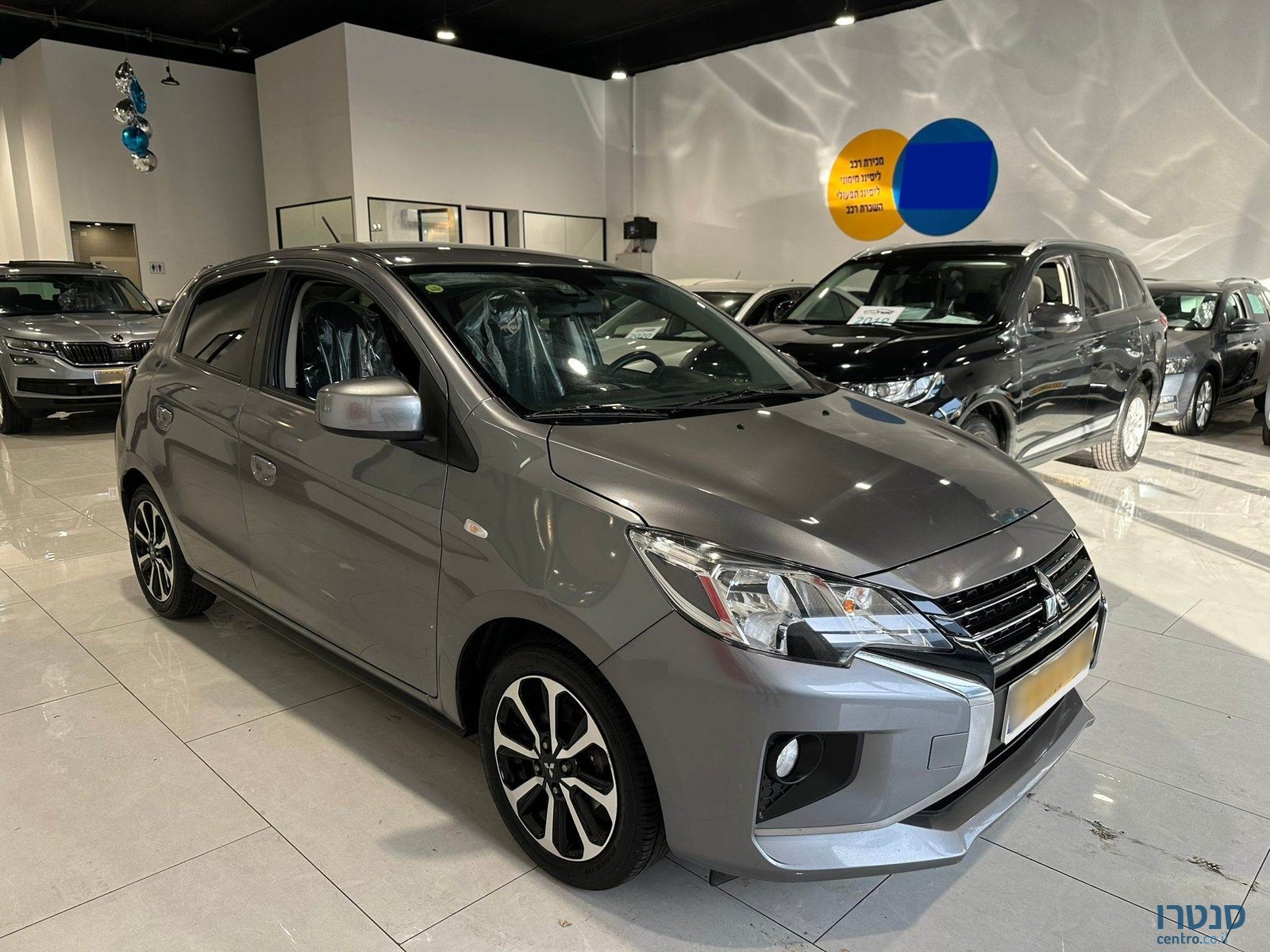 2021' Mitsubishi Space Star photo #2