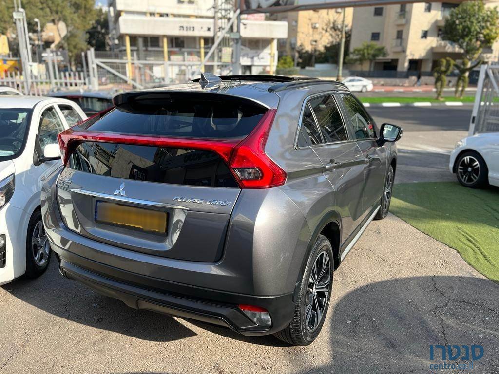 2019' Mitsubishi Eclipse photo #3