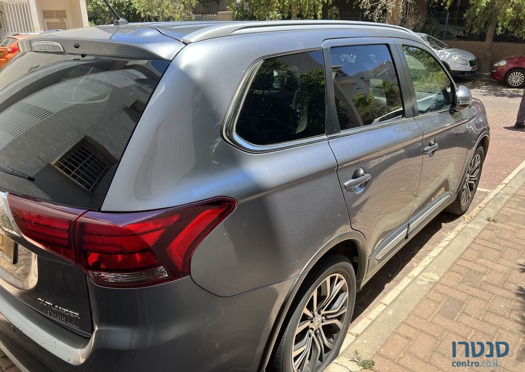2017' Mitsubishi Outlander מיצובישי אאוטלנדר photo #2
