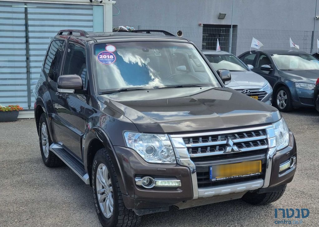 2018' Mitsubishi Pajero מיצובישי פג'רו photo #4