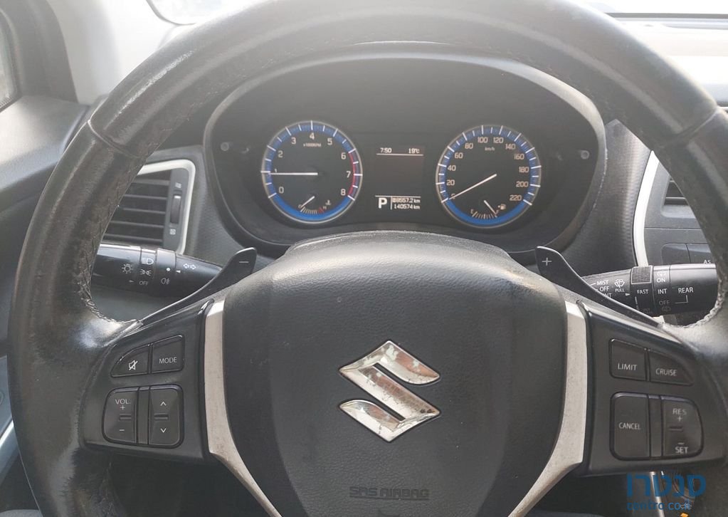 2015' Suzuki SX4 סוזוקי קרוסאובר photo #5