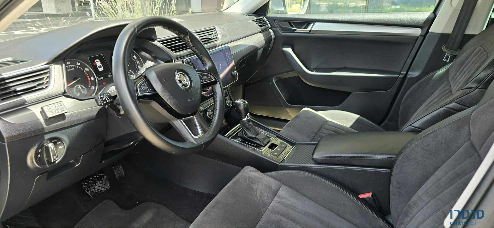 2016' Skoda Superb photo #7