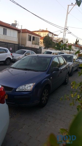 2006' Ford Focus photo #2