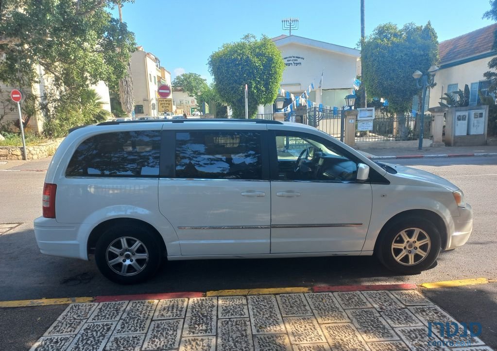 2011' Chrysler Grand Voyager קרייזלר גראנד וויאג'ר photo #6