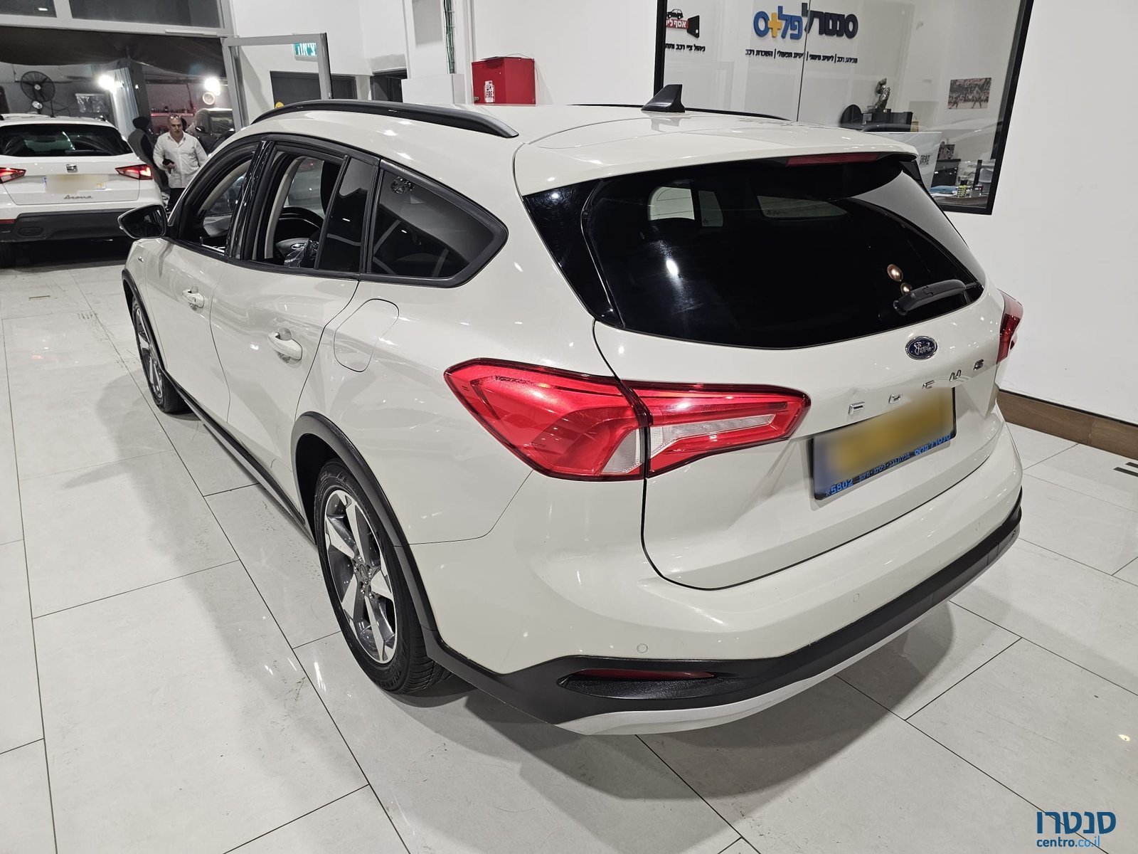 2022' Ford Focus סטיישן photo #4