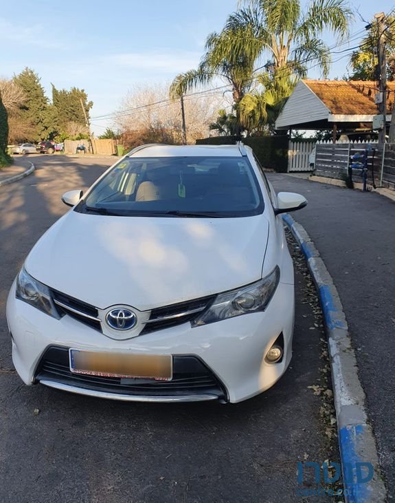 2015' Toyota Auris טויוטה אוריס photo #2