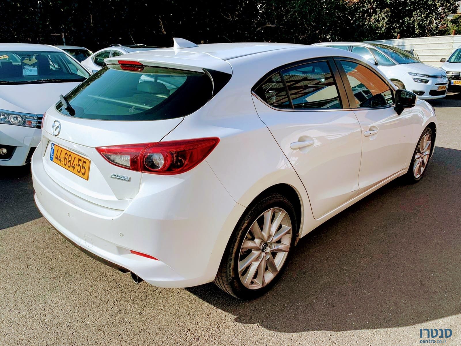 2017' Mazda 3 photo #2