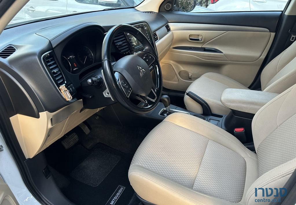 2016' Mitsubishi Outlander מיצובישי אאוטלנדר photo #3