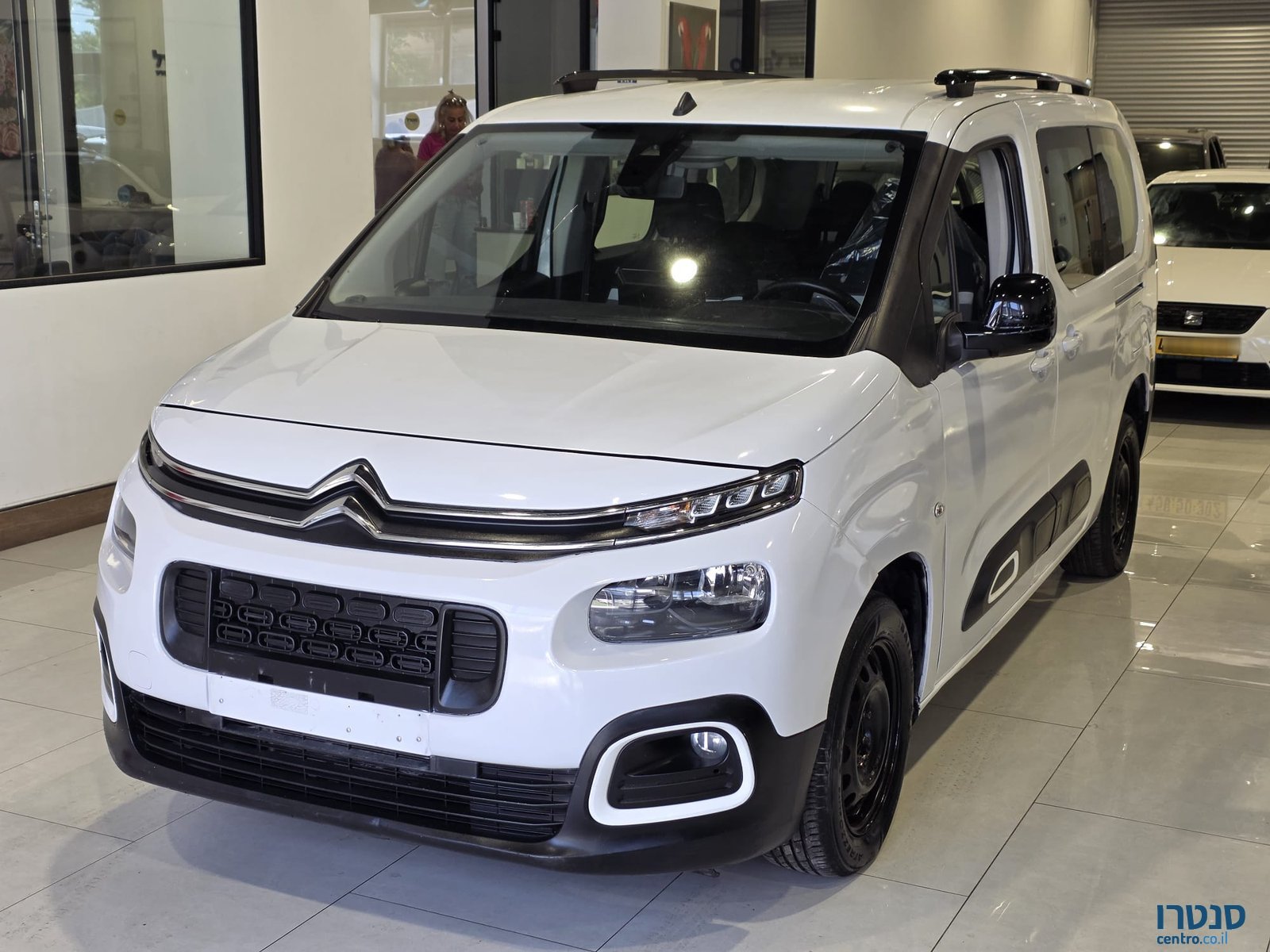 2022' Citroen Berlingo Maxi photo #2
