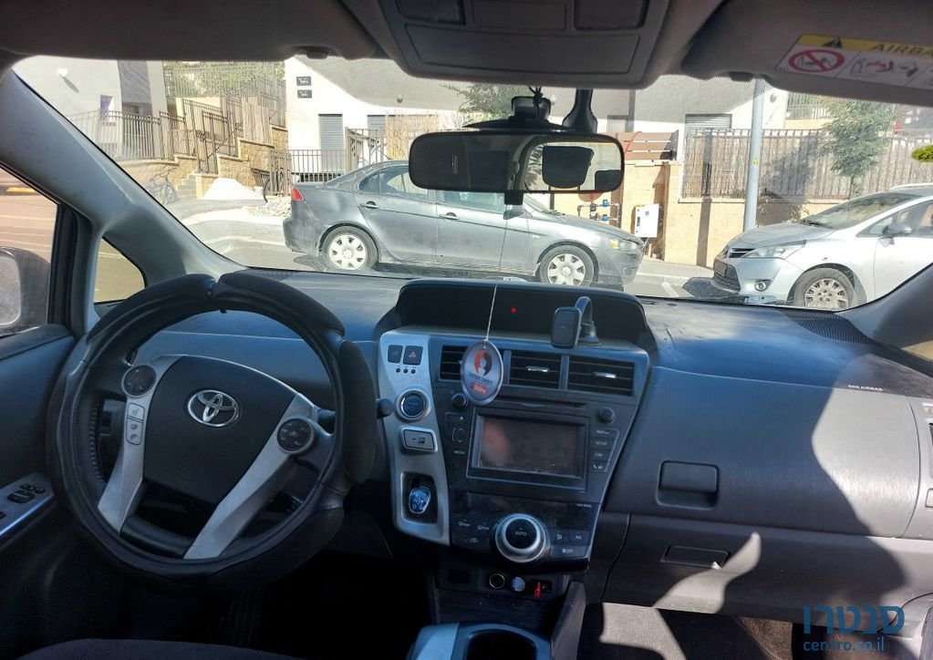 2014' Toyota Prius טויוטה פריוס photo #2