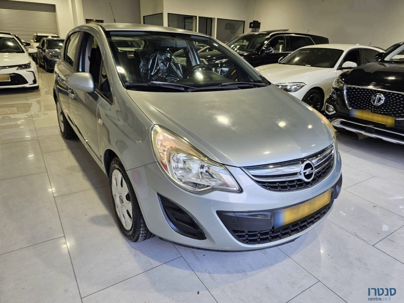 2012' Opel Corsa photo #2