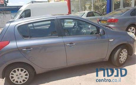 2010' Hyundai i20 יונדאי פרימיום photo #4