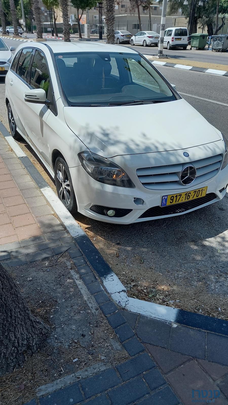 2014' Mercedes-Benz B 200 246W photo #3