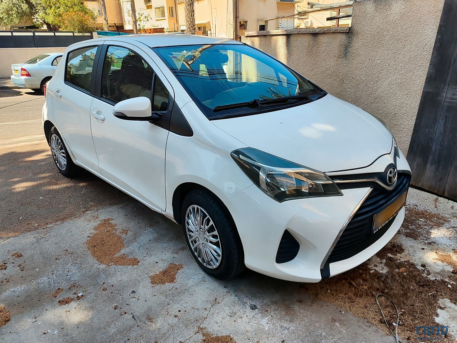 2015' Toyota Yaris טויוטה יאריס photo #6
