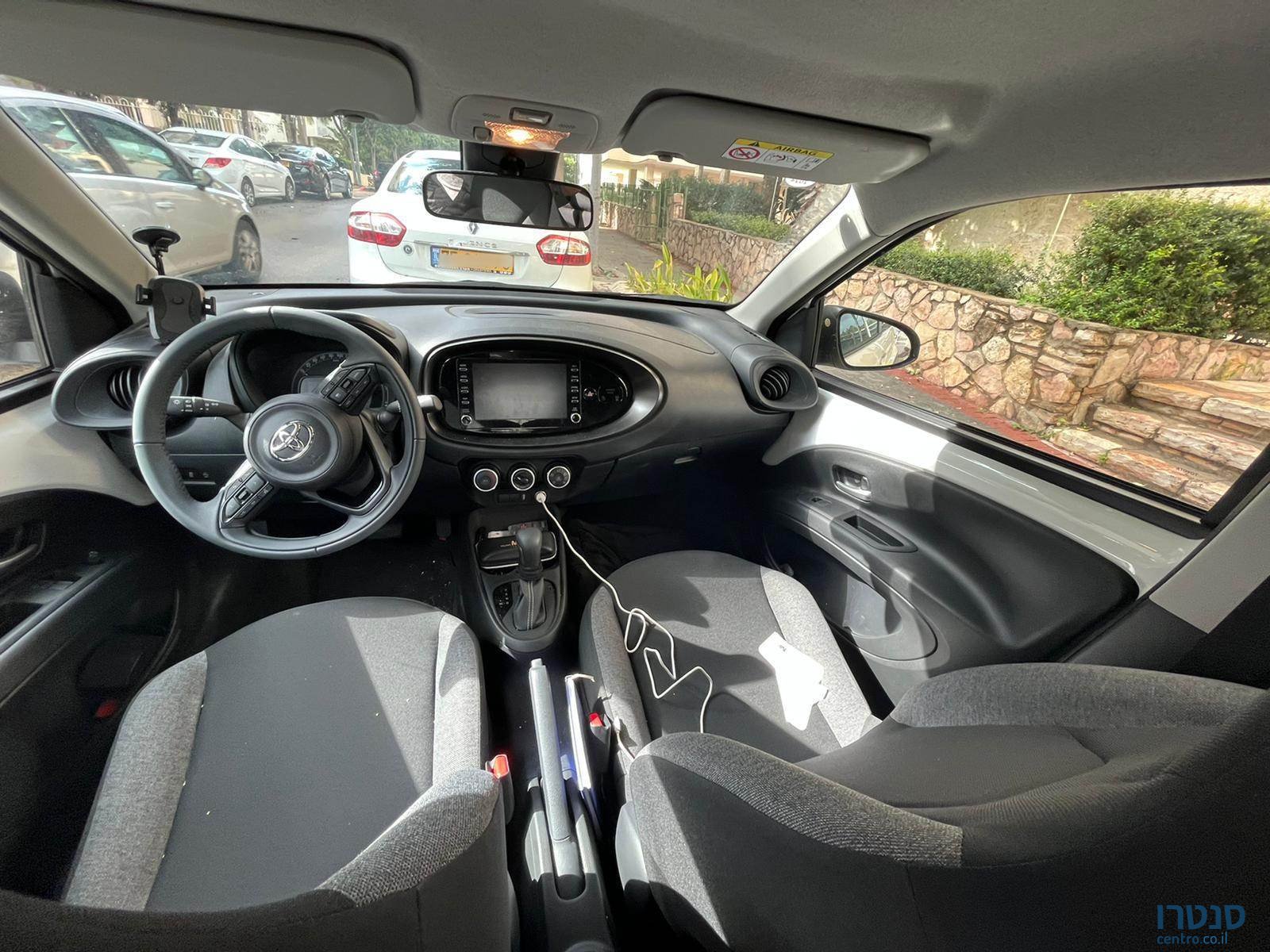 2021' Toyota Aygo photo #4