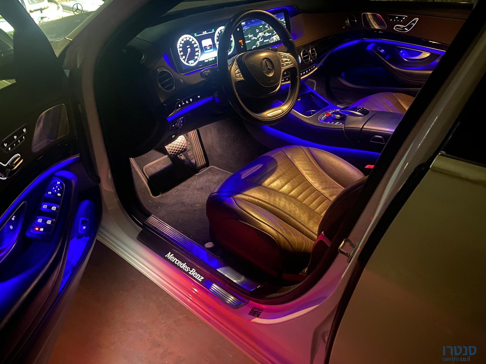 2017' Mercedes-Benz 500E photo #3