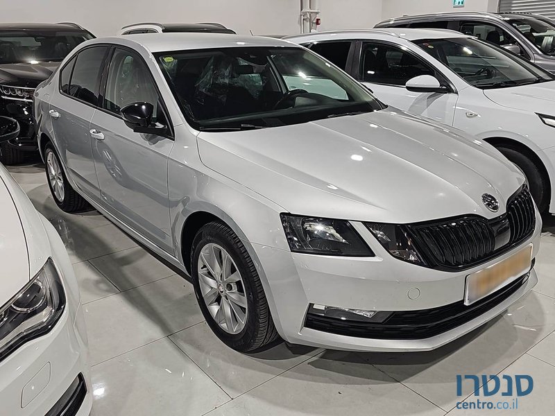 2017' Skoda Octavia photo #2