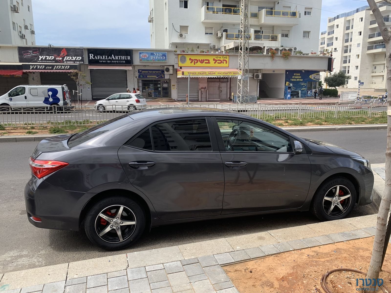 2014' Toyota Corolla photo #2