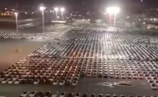 Mass Over-The-Air Update Of Tesla Cars Captured On Video