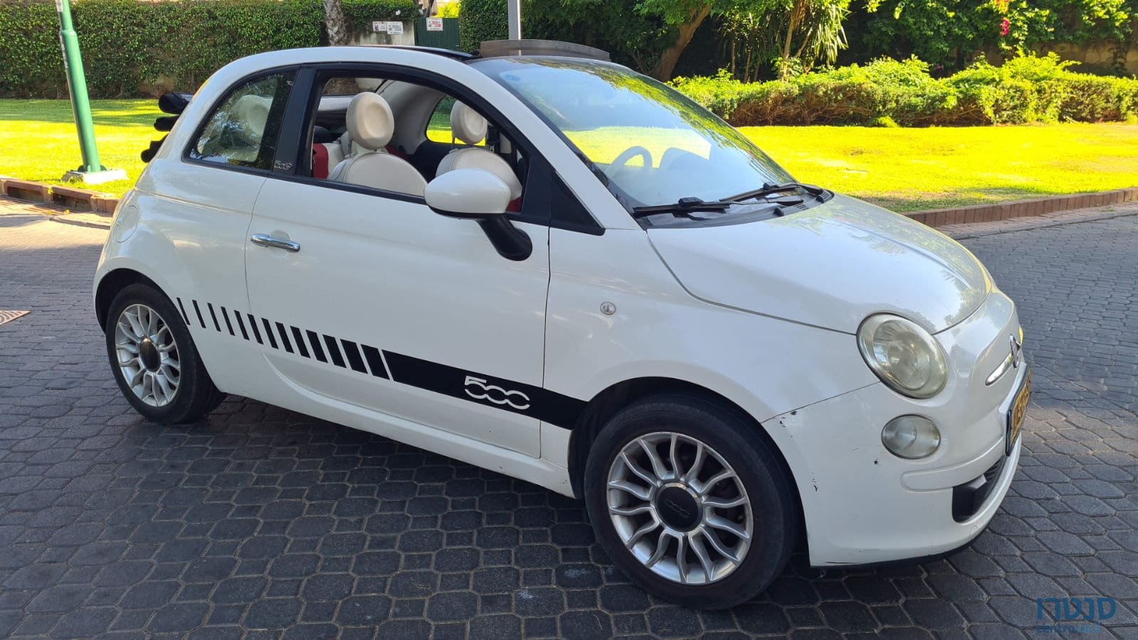 2011' Fiat 500 photo #1