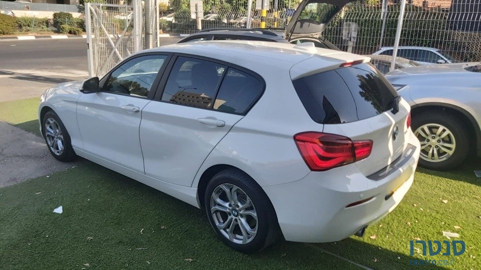 2018' BMW 118 photo #2