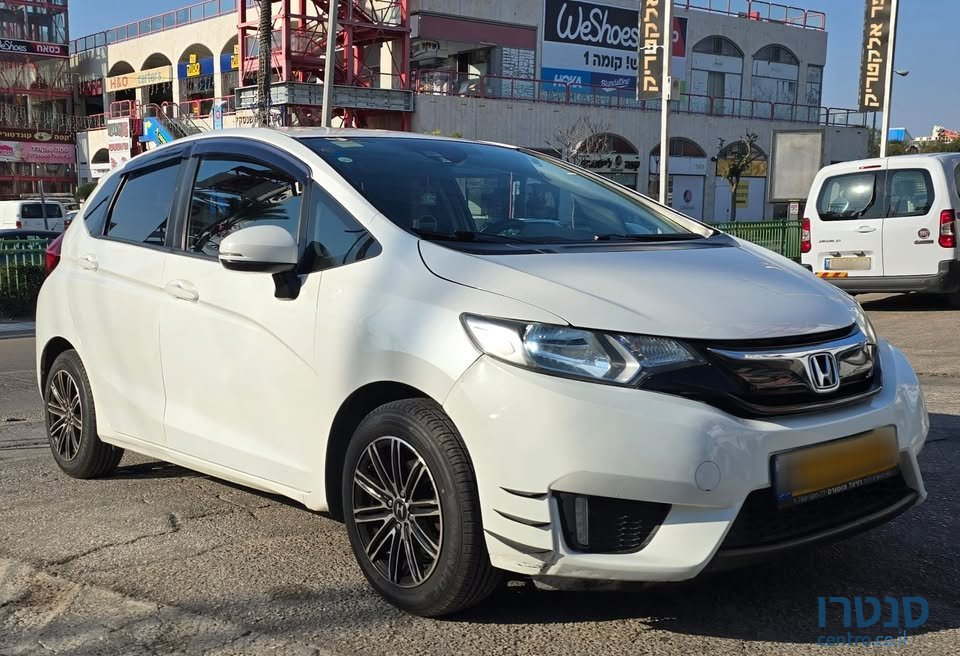 2017' Honda Jazz photo #2