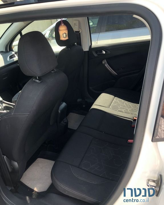 2016' Peugeot 2008 פיג'ו photo #2