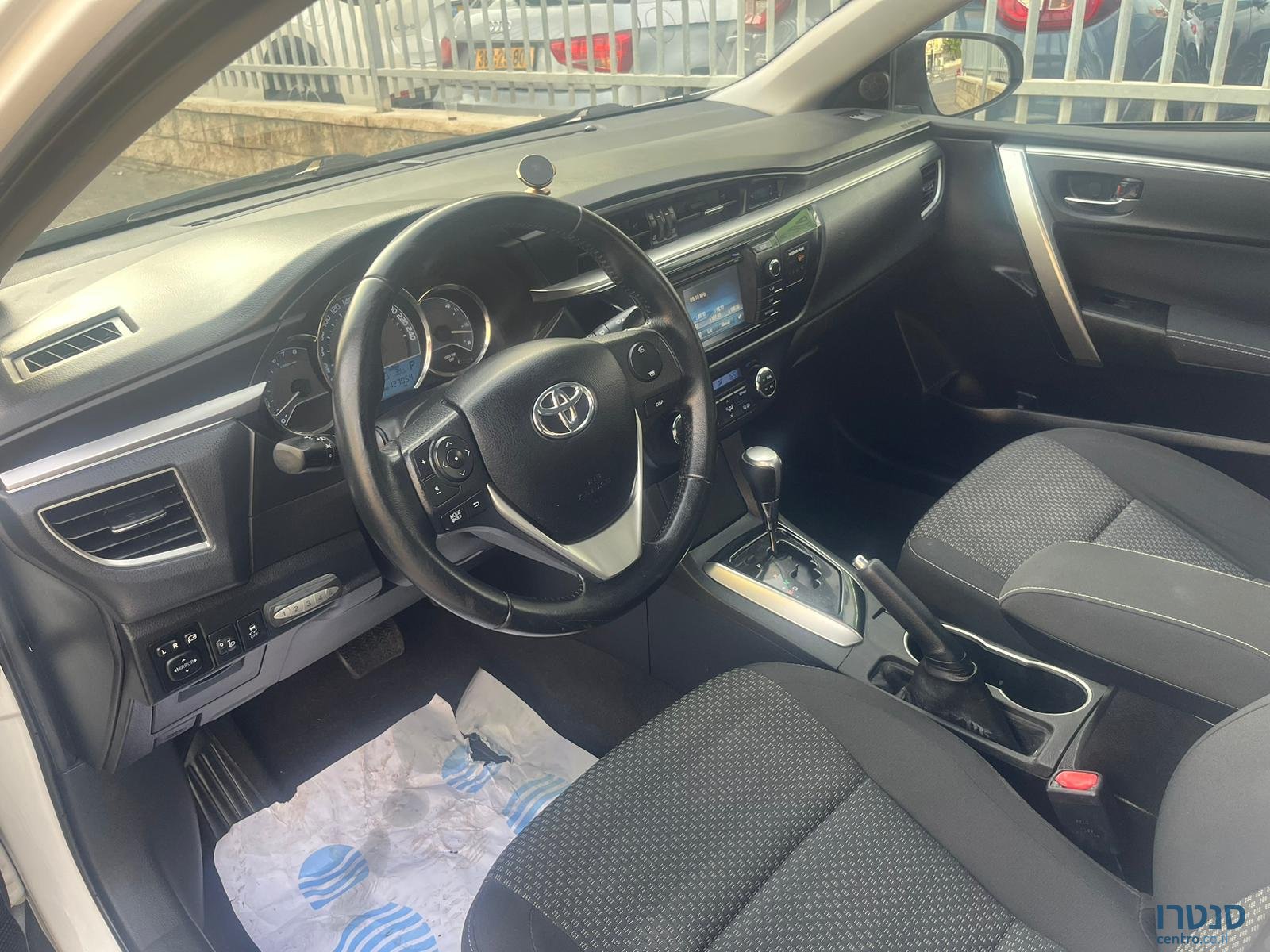 2014' Toyota Corolla photo #2