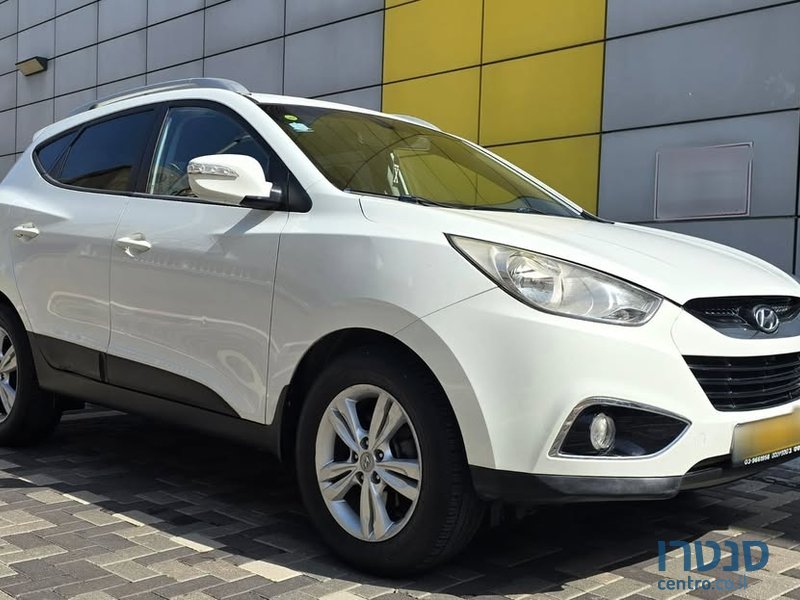 2011' Hyundai ix35 photo #2