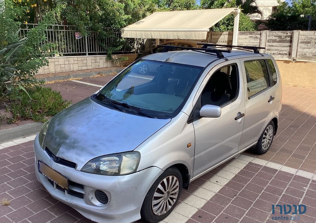 2002' Daihatsu YRV דייהטסו photo #2