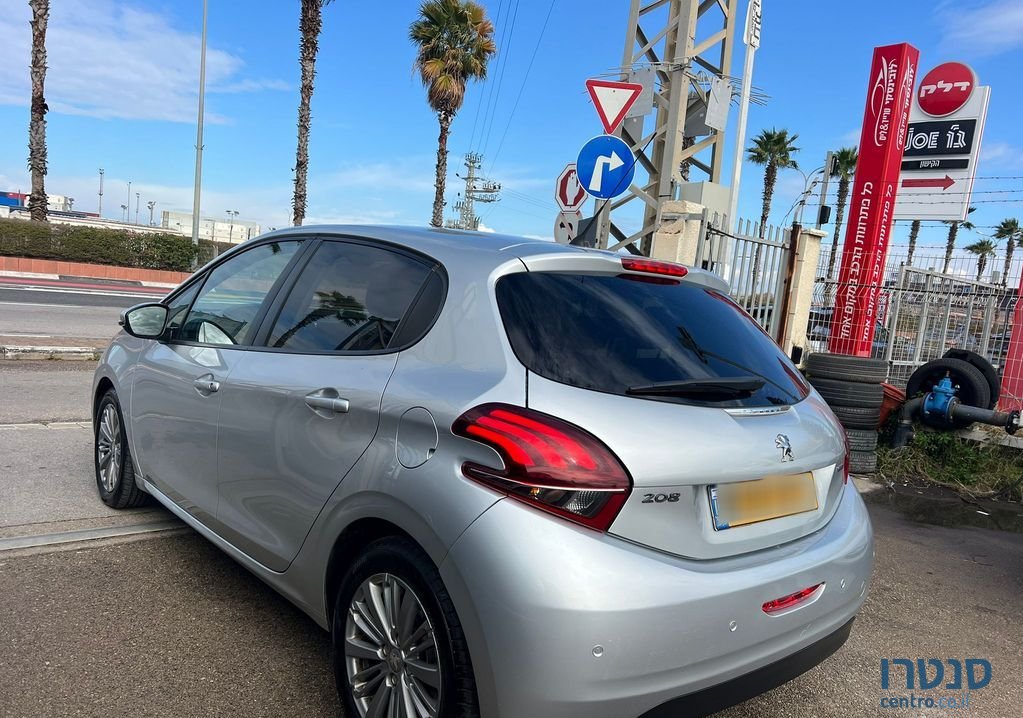 2017' Peugeot 208 פיג'ו photo #5
