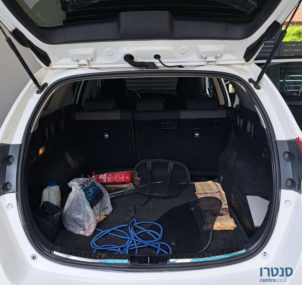 2017' Toyota Yaris טויוטה אוריס photo #3