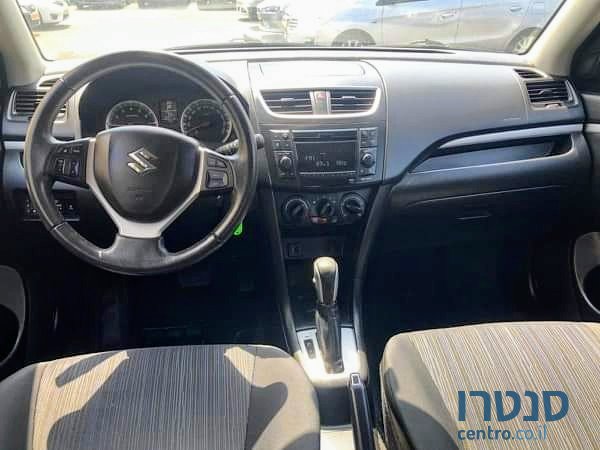 2015' Suzuki Swift photo #3