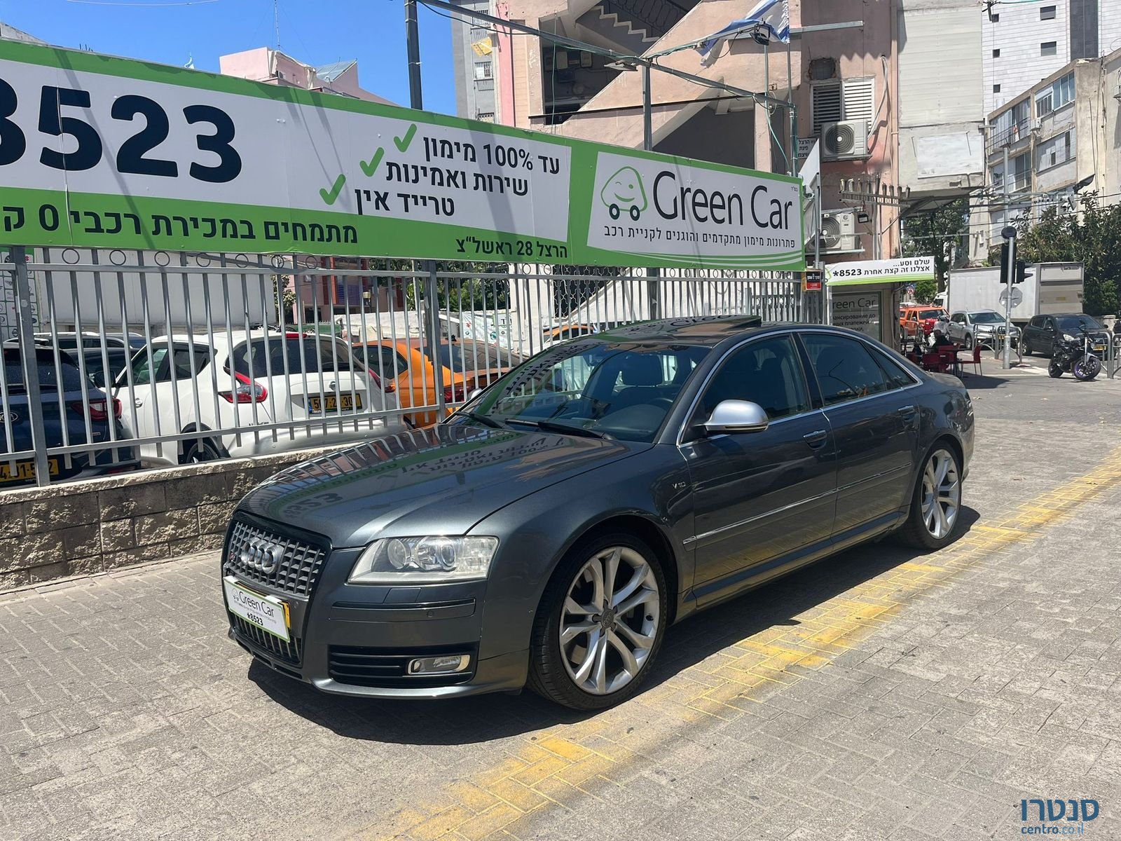 2009' Audi S8 photo #6