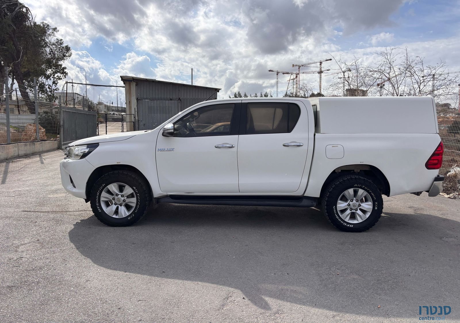 2017' Toyota Hilux טויוטה היילקס photo #3