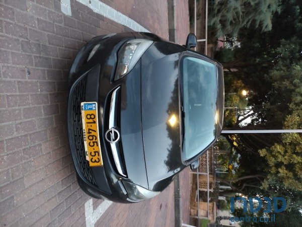 2014' Opel Astra photo #1