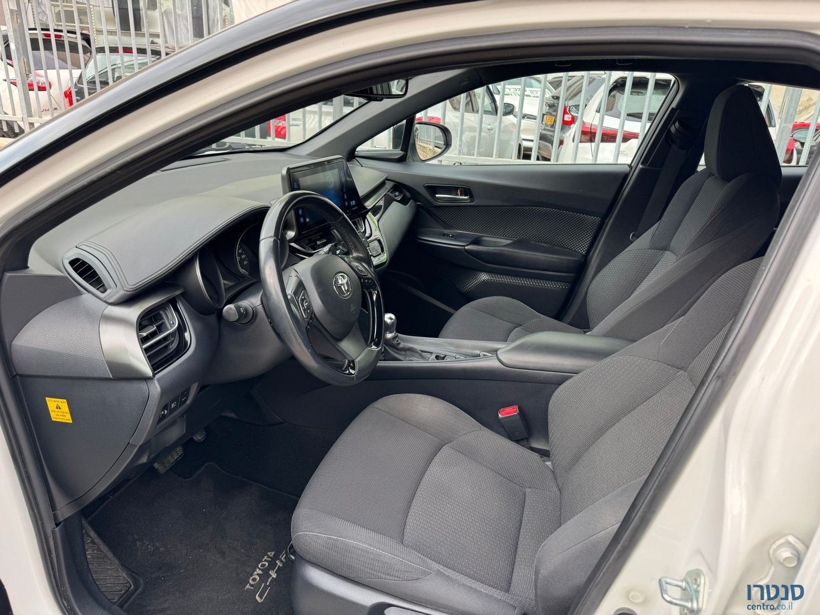 2019' Toyota C-HR photo #2