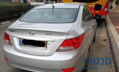 2012' Hyundai i25 יונדאי photo #4