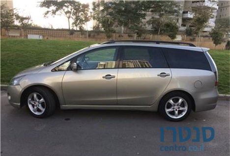 2007' Mitsubishi Grandis photo #1