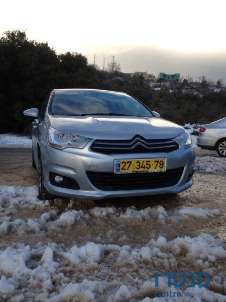 2011' Citroen C4 photo #1