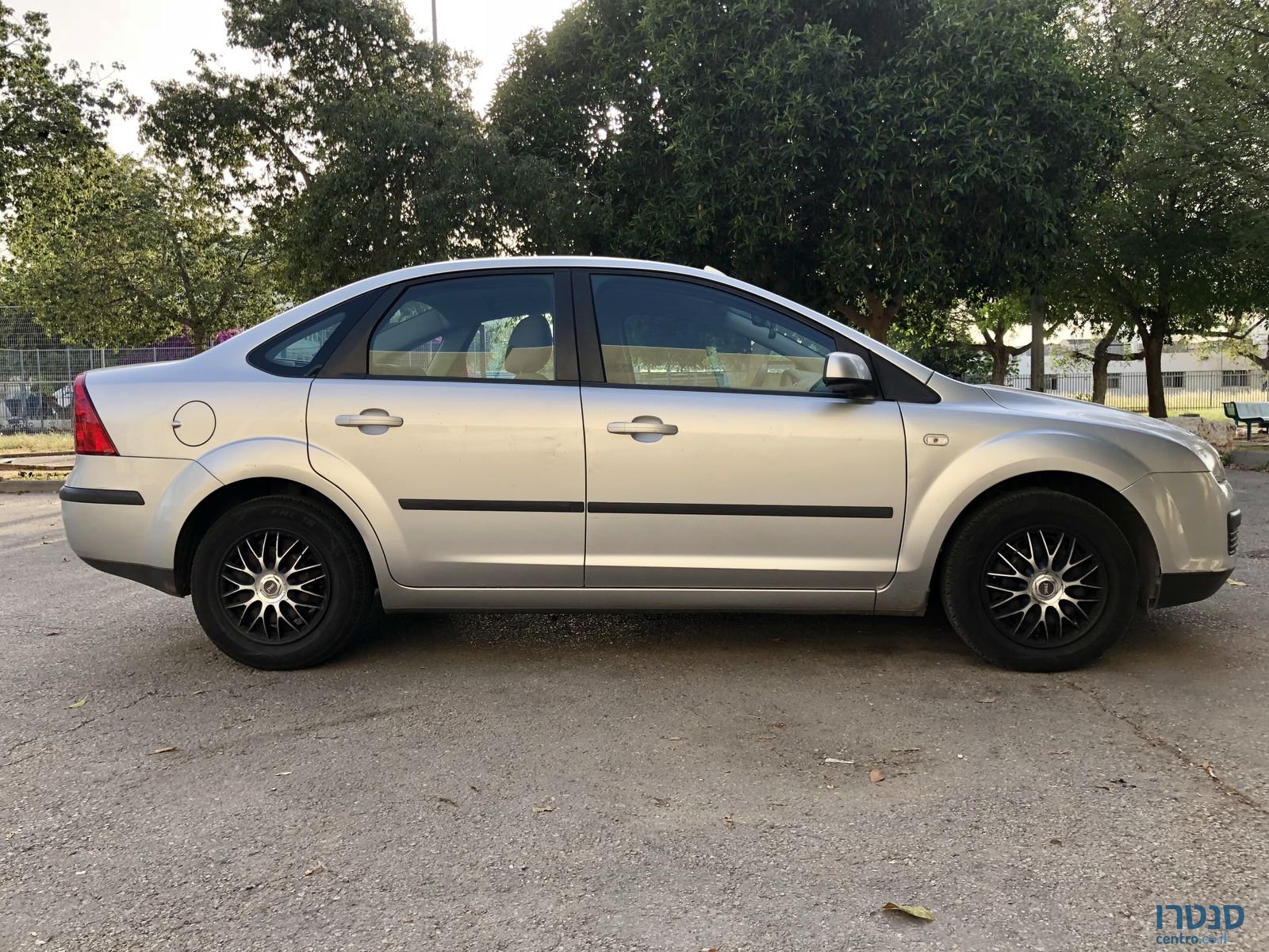 2008' Ford Focus photo #4