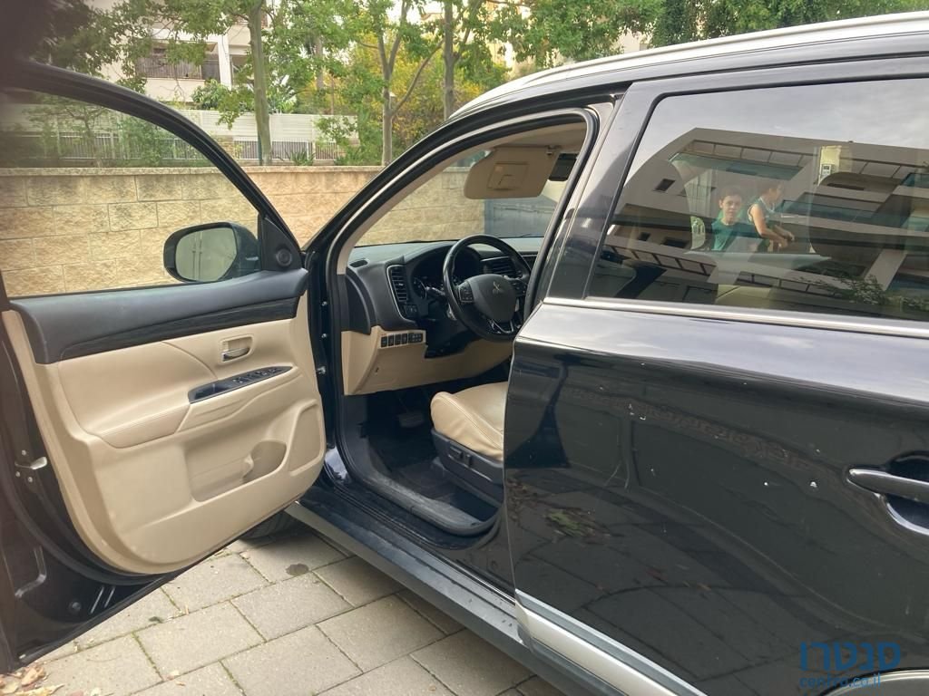 2015' Mitsubishi Outlander מיצובישי אאוטלנדר photo #3