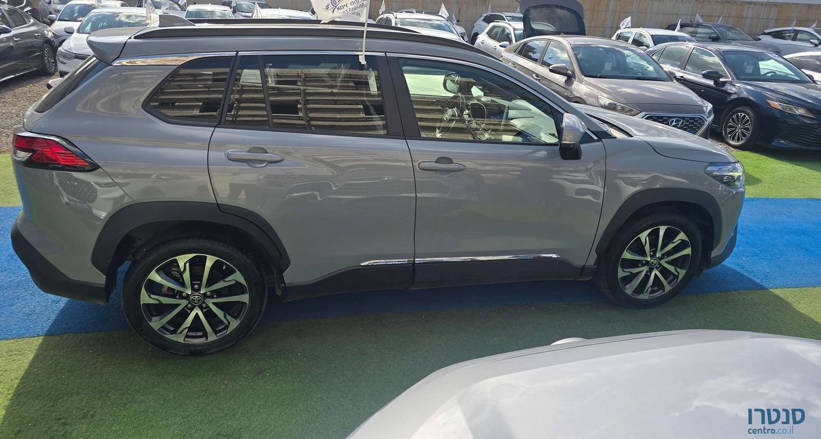 2023' Toyota Corolla Cross טויוטה קורולה קרוס photo #2
